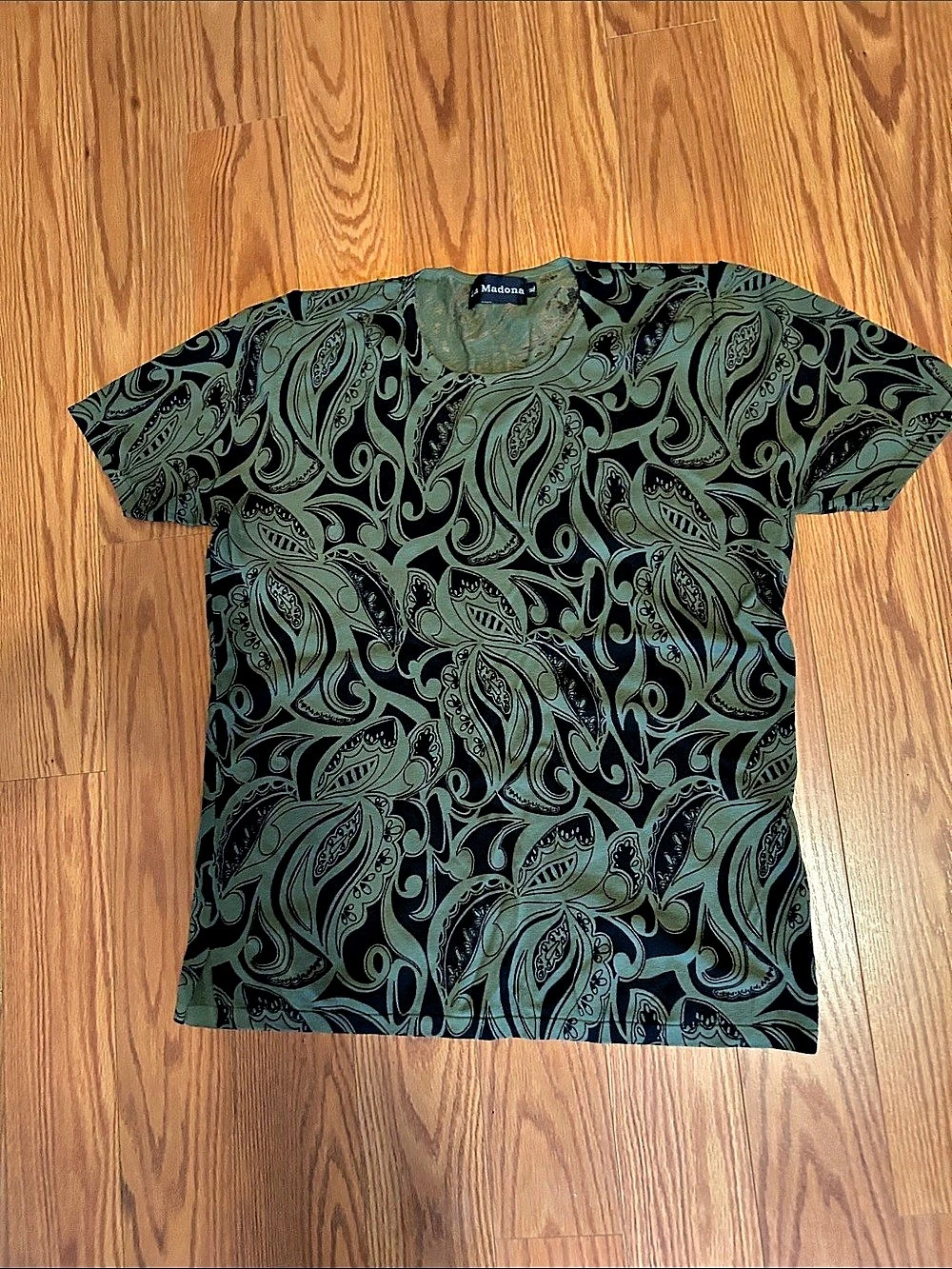 La Madonna Paisley Short Sleeve Top in Green & Black Size XL Like New